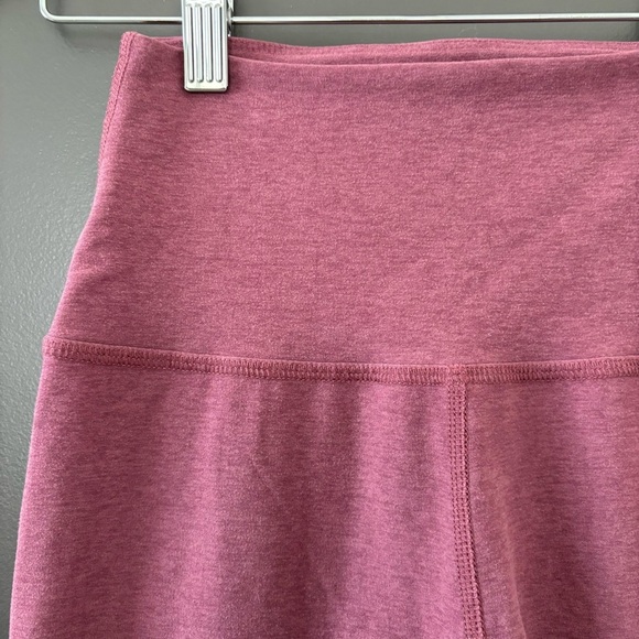 Beyond Yoga Spacedye High Waisted Capri Legging Pale Plum Heather  Size XS - Picture 4 of 8